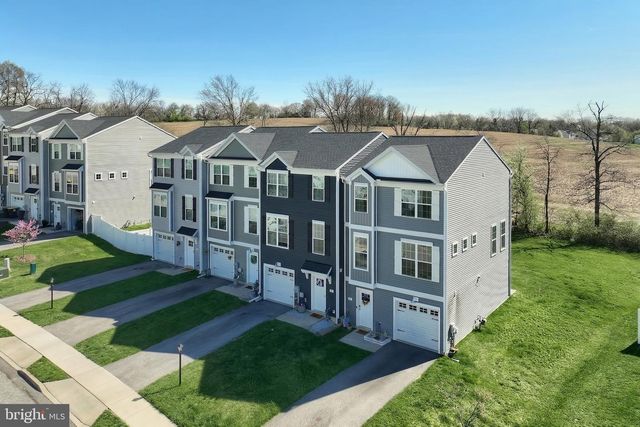 56 COOP LN, Hanover, PA 17331