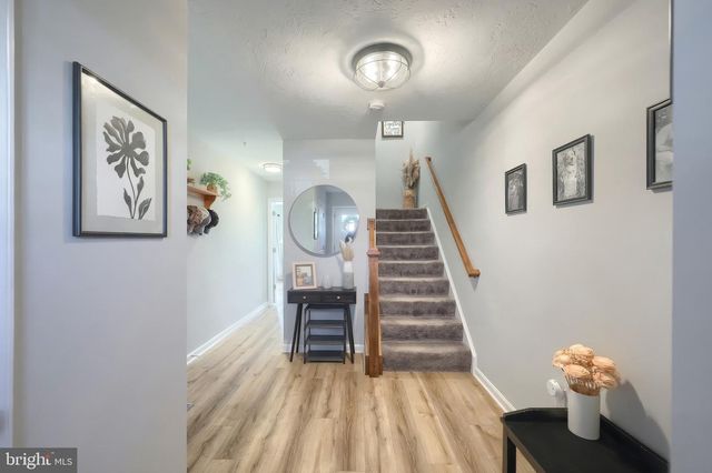 56 COOP LN, Hanover, PA 17331