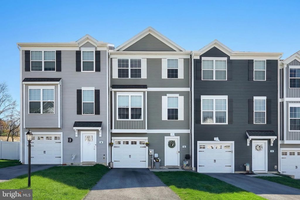 56 COOP LN, Hanover, PA 17331