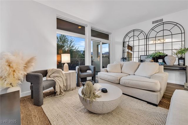 8925 West Flamingo Road 201, Las Vegas, NV 89147