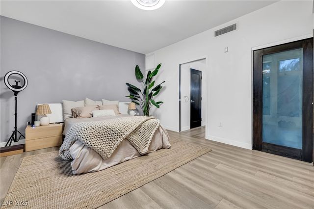 8925 West Flamingo Road 201, Las Vegas, NV 89147