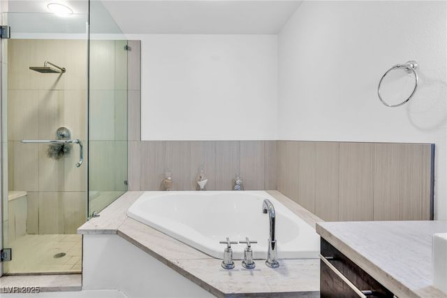 8925 West Flamingo Road 201, Las Vegas, NV 89147