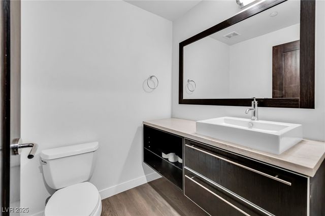 8925 West Flamingo Road 201, Las Vegas, NV 89147