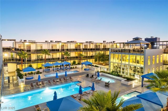 8925 West Flamingo Road 201, Las Vegas, NV 89147