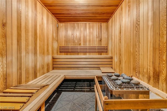 8925 West Flamingo Road 201, Las Vegas, NV 89147