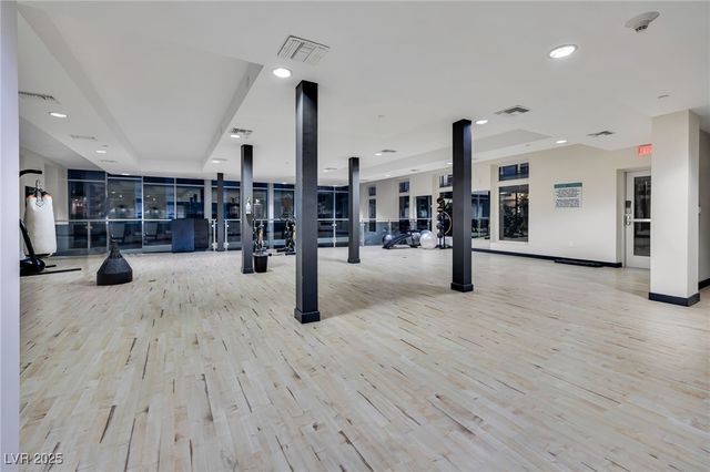 8925 West Flamingo Road 201, Las Vegas, NV 89147