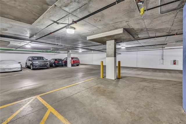 8925 West Flamingo Road 201, Las Vegas, NV 89147