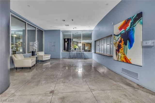 8925 West Flamingo Road 201, Las Vegas, NV 89147