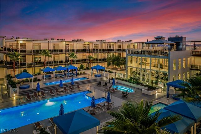 8925 West Flamingo Road 201, Las Vegas, NV 89147