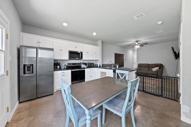 104 Sweeney Street, Hillsboro, TX 76645