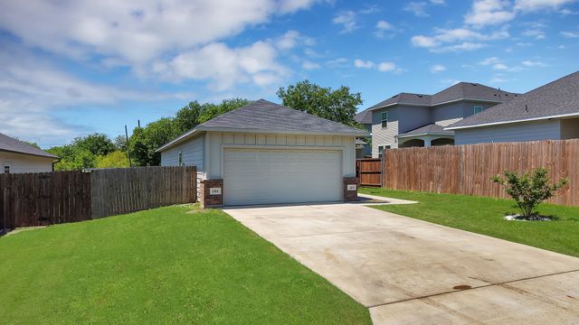 104 Sweeney Street, Hillsboro, TX 76645