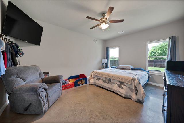 104 Sweeney Street, Hillsboro, TX 76645