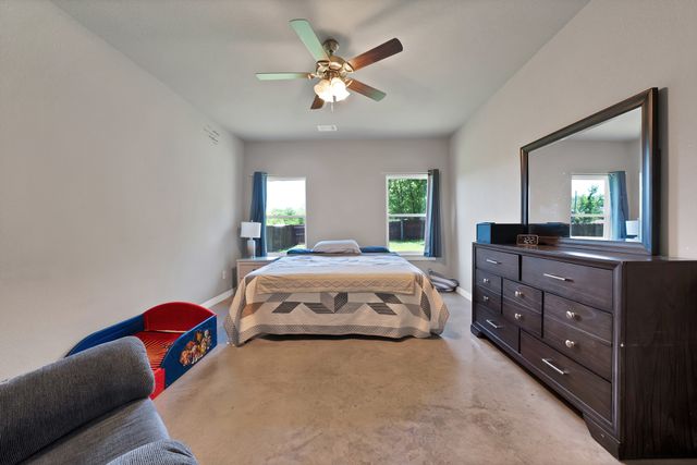 104 Sweeney Street, Hillsboro, TX 76645