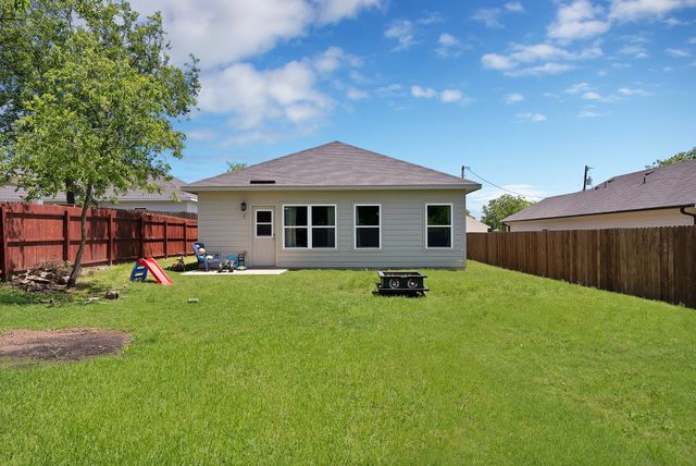 104 Sweeney Street, Hillsboro, TX 76645