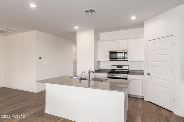 680 W Lexington Street, Vail, AZ 85641