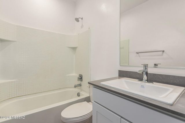 680 W Lexington Street, Vail, AZ 85641