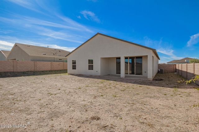 680 W Lexington Street, Vail, AZ 85641