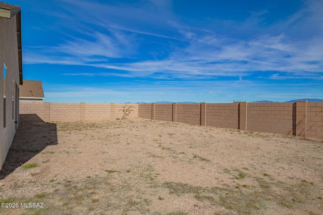 680 W Lexington Street, Vail, AZ 85641