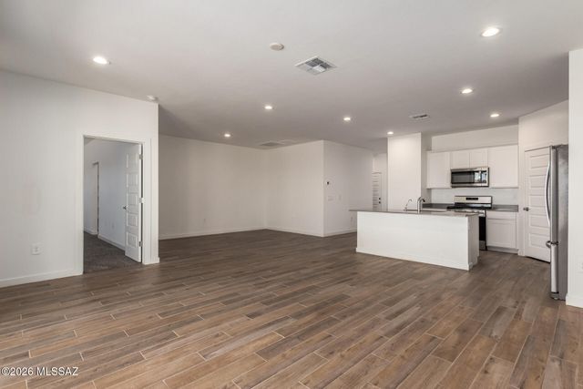 680 W Lexington Street, Vail, AZ 85641