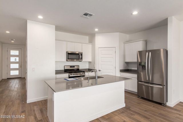 680 W Lexington Street, Vail, AZ 85641