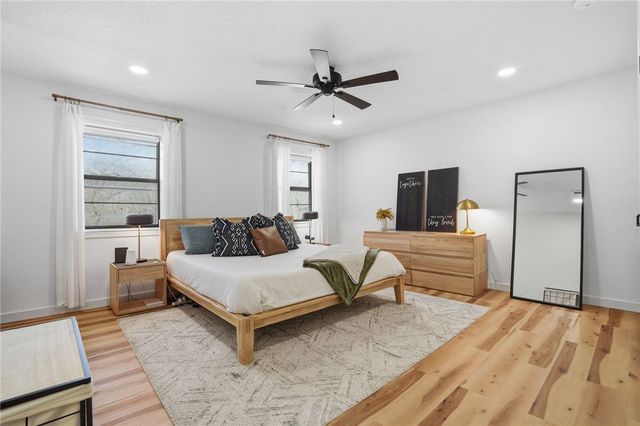 24 Ciemny Lane, Bella Vista, AR 72715