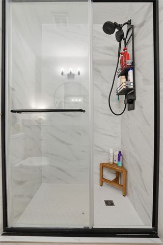 24 Ciemny Lane, Bella Vista, AR 72715