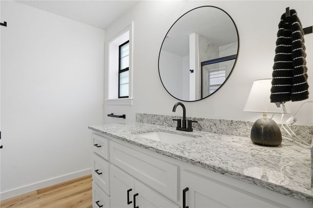 24 Ciemny Lane, Bella Vista, AR 72715