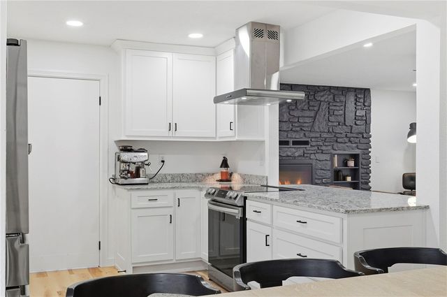 24 Ciemny Lane, Bella Vista, AR 72715