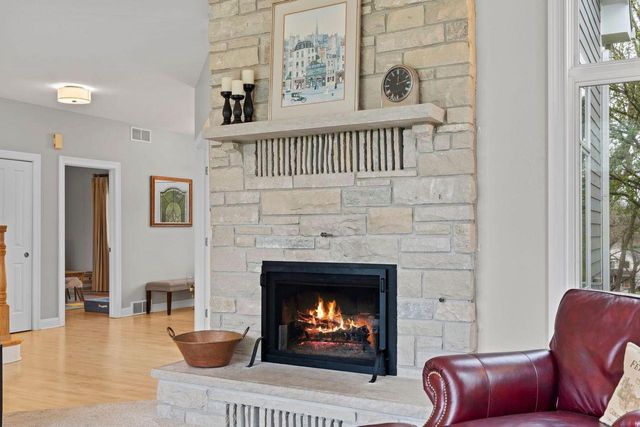 W303N8728 Woodland DRIVE, Hartland, WI 53029