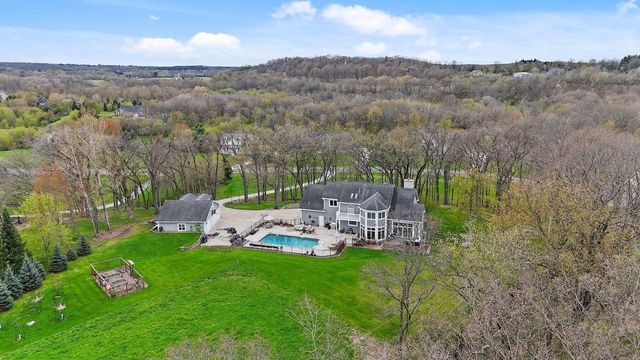 W303N8728 Woodland DRIVE, Hartland, WI 53029