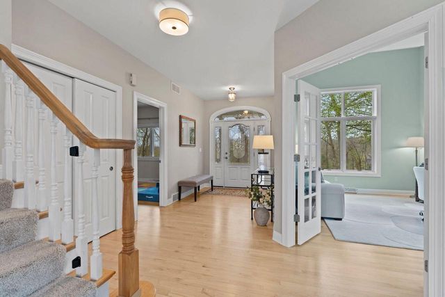 W303N8728 Woodland DRIVE, Hartland, WI 53029