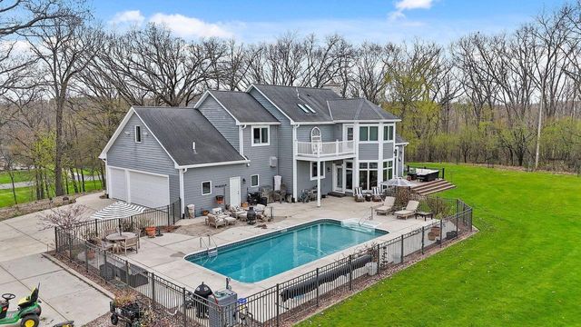 W303N8728 Woodland DRIVE, Hartland, WI 53029