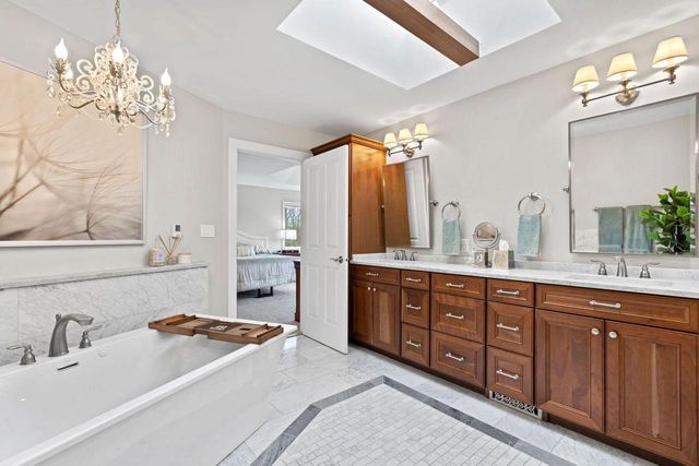 W303N8728 Woodland DRIVE, Hartland, WI 53029