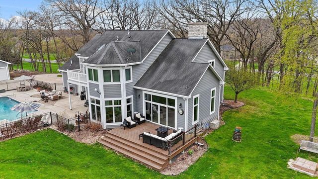 W303N8728 Woodland DRIVE, Hartland, WI 53029