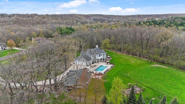 W303N8728 Woodland DRIVE, Hartland, WI 53029
