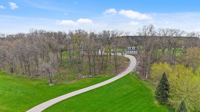 W303N8728 Woodland DRIVE, Hartland, WI 53029