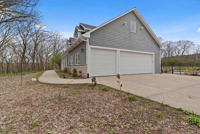 W303N8728 Woodland DRIVE, Hartland, WI 53029