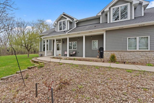 W303N8728 Woodland DRIVE, Hartland, WI 53029