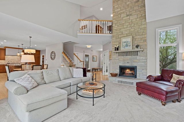 W303N8728 Woodland DRIVE, Hartland, WI 53029