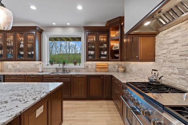 W303N8728 Woodland DRIVE, Hartland, WI 53029
