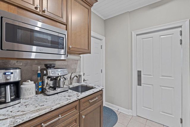 W303N8728 Woodland DRIVE, Hartland, WI 53029