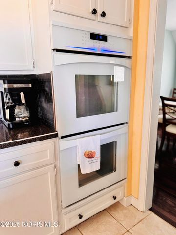 324 Dublin Lane, Bryan, OH 43506