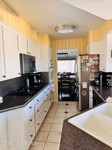 324 Dublin Lane, Bryan, OH 43506