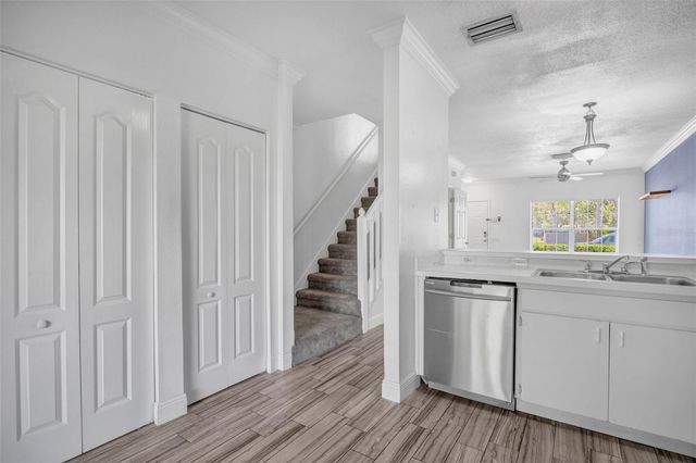 6127 BAYSIDE KEY DRIVE, Tampa, FL 33615