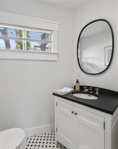 318 S Francisca Avenue, Redondo Beach, CA 90277