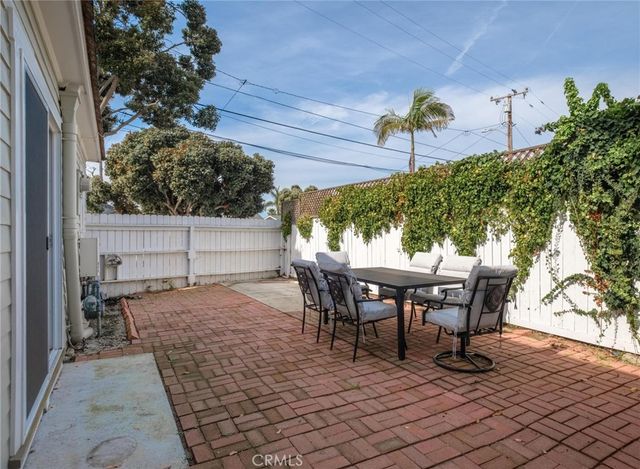 318 S Francisca Avenue, Redondo Beach, CA 90277