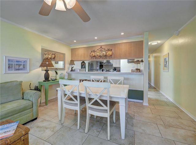 220 W Avenue F 1B, Port Aransas, TX 78373