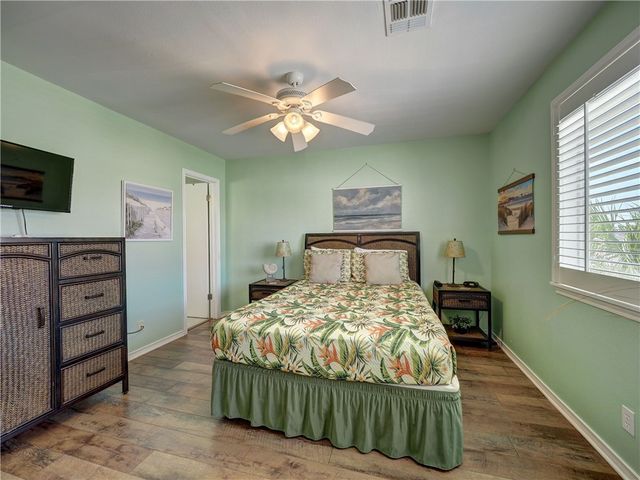 220 W Avenue F 1B, Port Aransas, TX 78373