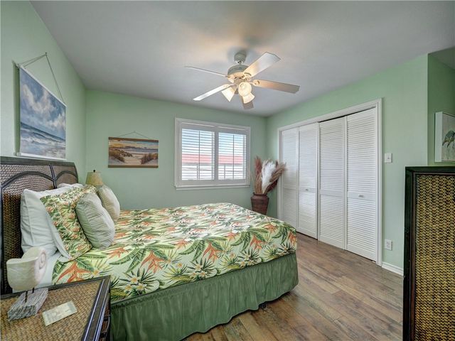 220 W Avenue F 1B, Port Aransas, TX 78373