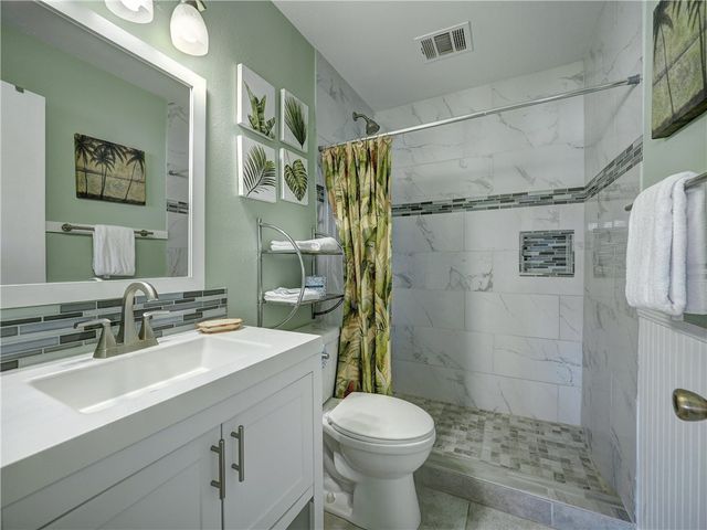 220 W Avenue F 1B, Port Aransas, TX 78373